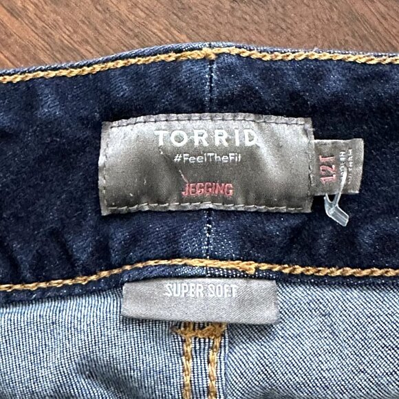 Torrid Jeans Women Size 12 TALL Medium Wash Super Soft Stretch Jeggings‎ Denim - Picture 2 of 4